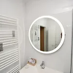 Helena House Apartamento *