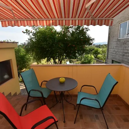 Helena House Apartman *