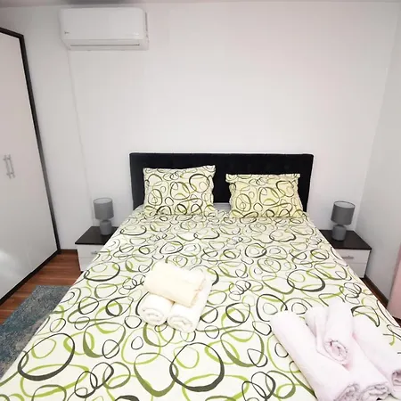 Helena House * ביבינייה